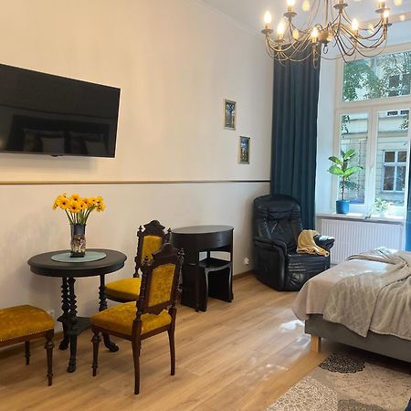 Wawel Crown Apartments Краков Экстерьер фото