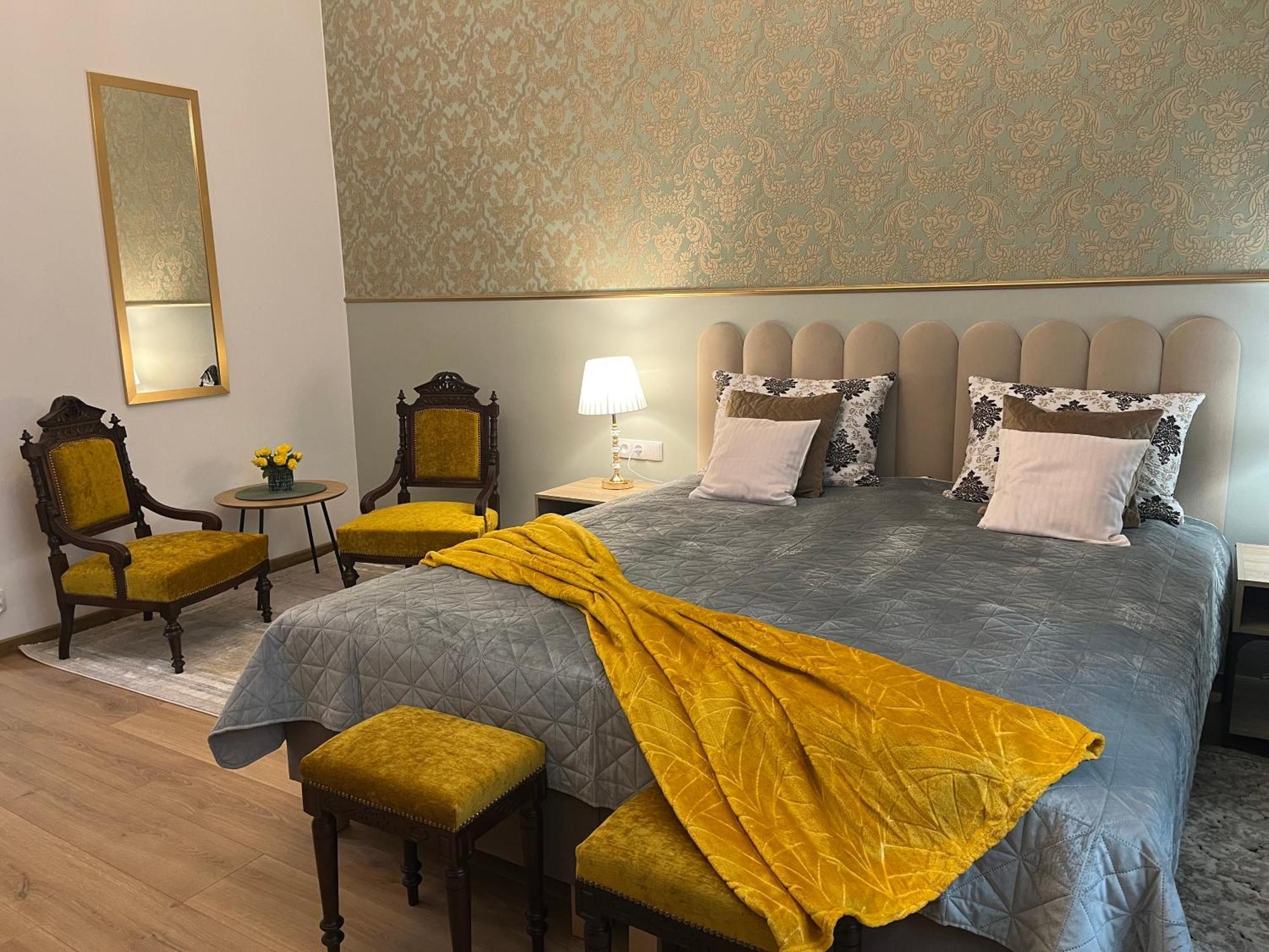 Wawel Crown Apartments Краков Экстерьер фото